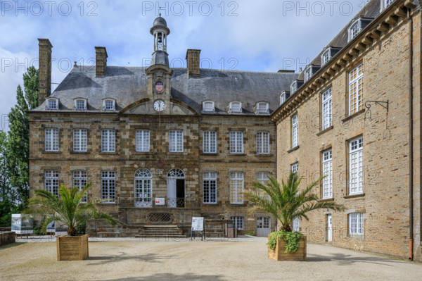 france, région Normandie, Orne, Flers, parc du chateau-musée, ancien hotel de ville,
