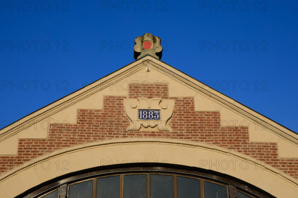 france, région Normandie, Orne, Flers, plave de Dr Vayssières, halle du marché,