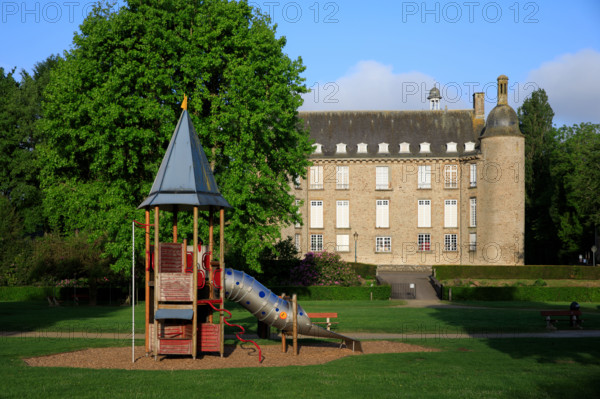 france, région Normandie, Orne, Flers, parc du chateau-musée, ancien hotel de ville,
