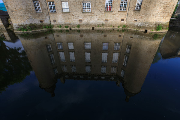 france, région Normandie, Orne, Flers, parc du chateau-musée, ancien hotel de ville,
