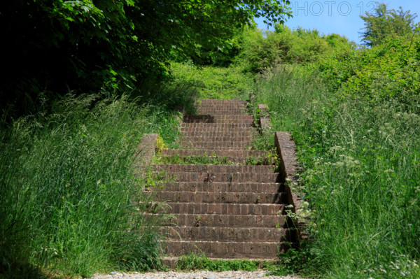 france, région Hauts de france, Somme, Ault, porte du moulinet et escaliers vers les hauteurs de la ville,
