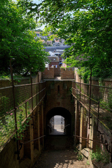 france, région Hauts de france, Somme, Ault, porte du moulinet et escaliers vers les hauteurs de la ville,