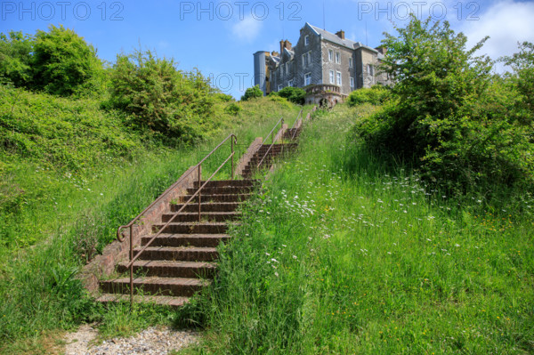 france, région Hauts de france, Somme, Ault, porte du moulinet et escaliers vers les hauteurs de la ville,