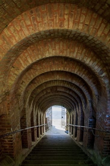 france, région Hauts de france, Somme, Ault, porte du moulinet et escaliers vers les hauteurs de la ville,