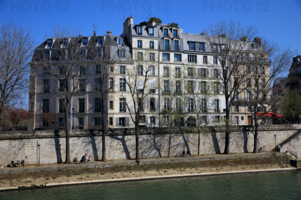 Paris, quai de Bourbon
