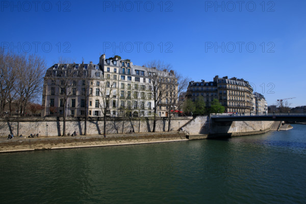 Paris, quai de Bourbon