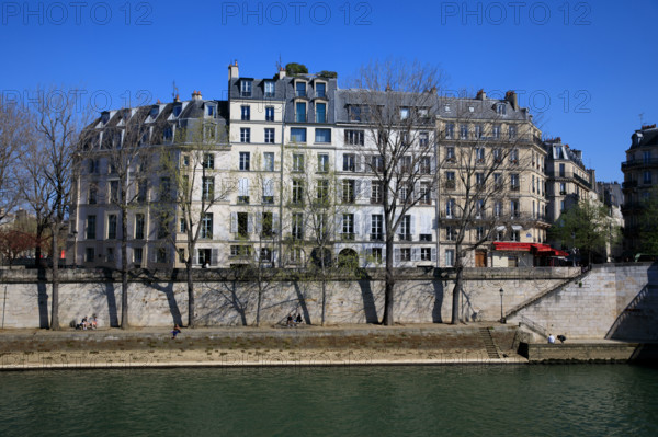 Paris, quai de Bourbon