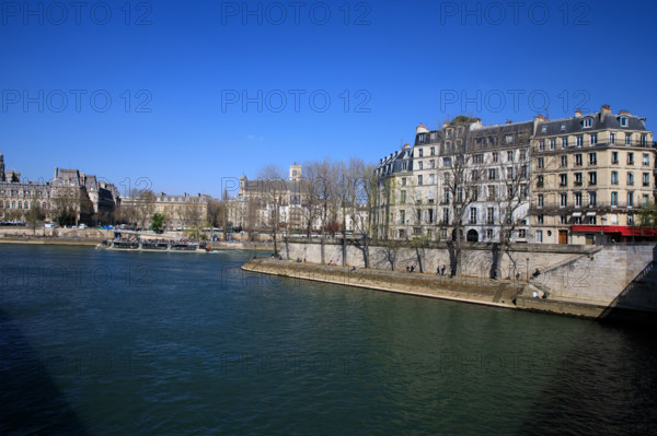 Paris, quai de Bourbon