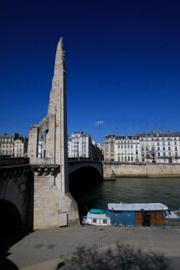 Paris, pont de la Tournelle