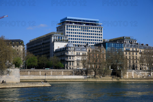 Paris, quai Saint-Bernard