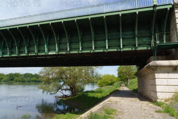 france, région centre, Loiret, Briare, pont canal de Birare, pont-canal portant le canal latéral à la Loire au-dessus de la Loire. concu pas les ateliers de Gustave Eiffel,