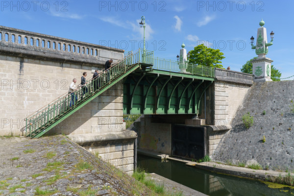 france, région centre, Loiret, Briare, pont canal de Birare, pont-canal portant le canal latéral à la Loire au-dessus de la Loire. concu pas les ateliers de Gustave Eiffel,