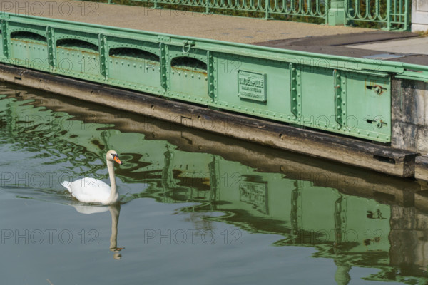 france, région centre, Loiret, Briare, pont canal de Birare, pont-canal portant le canal latéral à la Loire au-dessus de la Loire. concu pas les ateliers de Gustave Eiffel,