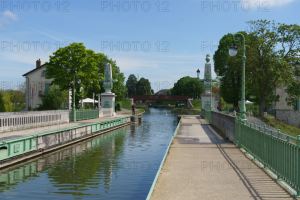 france, région centre, Loiret, Briare, pont canal de Birare, pont-canal portant le canal latéral à la Loire au-dessus de la Loire. concu pas les ateliers de Gustave Eiffel,