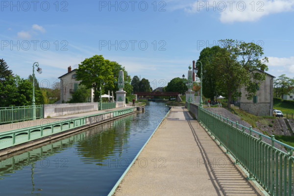 france, région centre, Loiret, Briare, pont canal de Birare, pont-canal portant le canal latéral à la Loire au-dessus de la Loire. concu pas les ateliers de Gustave Eiffel,