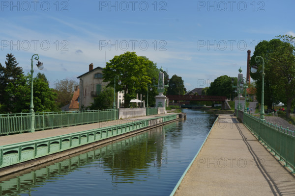 france, région centre, Loiret, Briare, pont canal de Birare, pont-canal portant le canal latéral à la Loire au-dessus de la Loire. concu pas les ateliers de Gustave Eiffel,