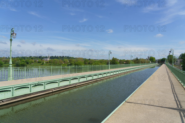 france, région centre, Loiret, Briare, pont canal de Birare, pont-canal portant le canal latéral à la Loire au-dessus de la Loire. concu pas les ateliers de Gustave Eiffel,
