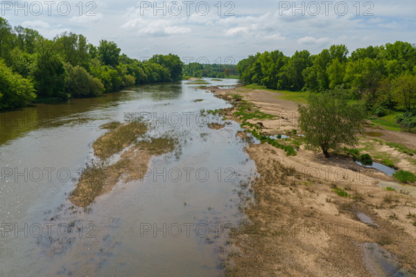 france, région centre, Loiret, Briare, la Loire aux abords du pont canal,
