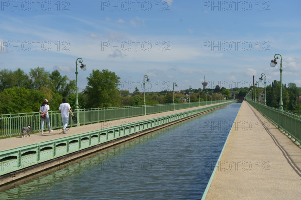france, région centre, Loiret, Briare, pont canal de Birare, pont-canal portant le canal latéral à la Loire au-dessus de la Loire. concu pas les ateliers de Gustave Eiffel,