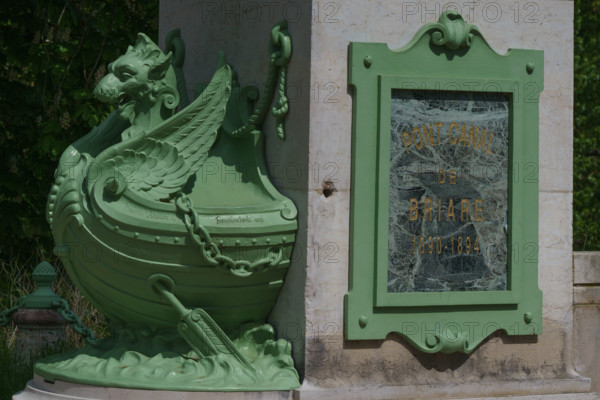france, région centre, Loiret, Briare, pont canal de Birare, pont-canal portant le canal latéral à la Loire au-dessus de la Loire. concu pas les ateliers de Gustave Eiffel,