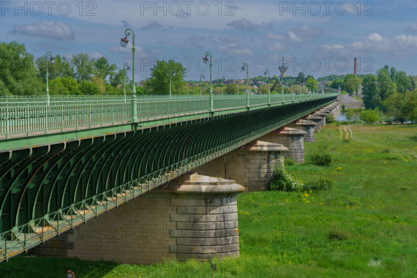 france, région centre, Loiret, Briare, pont canal de Birare, pont-canal portant le canal latéral à la Loire au-dessus de la Loire. concu pas les ateliers de Gustave Eiffel,