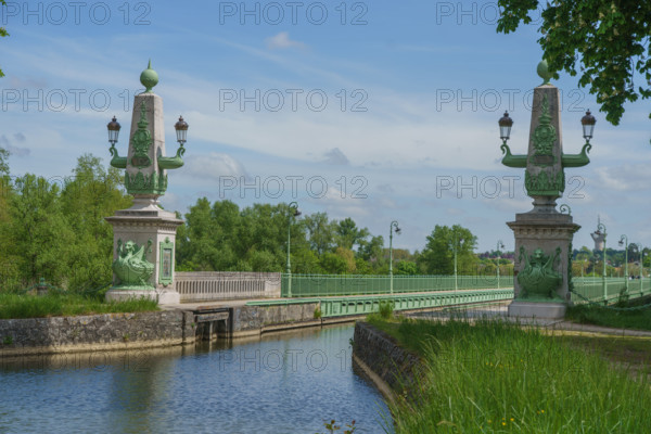 france, région centre, Loiret, Briare, pont canal de Birare, pont-canal portant le canal latéral à la Loire au-dessus de la Loire. concu pas les ateliers de Gustave Eiffel,