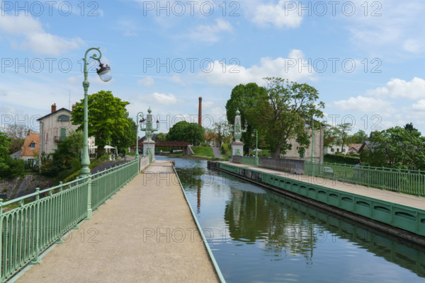 france, région centre, Loiret, Briare, pont canal de Birare, pont-canal portant le canal latéral à la Loire au-dessus de la Loire. concu pas les ateliers de Gustave Eiffel,