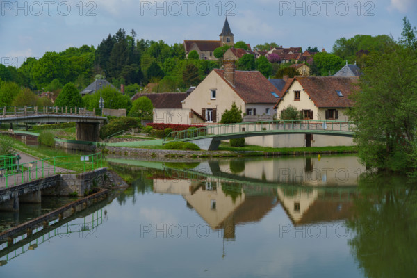 france, région bougogne, Yonne, Rogny les sept écluses, ouvrage des 7 écluses dû à l'ingénieur hydraulicien Hugues Cosnier (1573-1629).