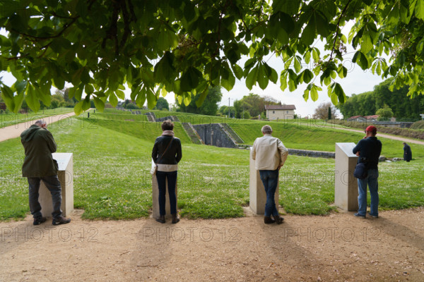 france, région bougogne, Yonne, Rogny les sept écluses, ouvrage des 7 écluses dû à l'ingénieur hydraulicien Hugues Cosnier (1573-1629).