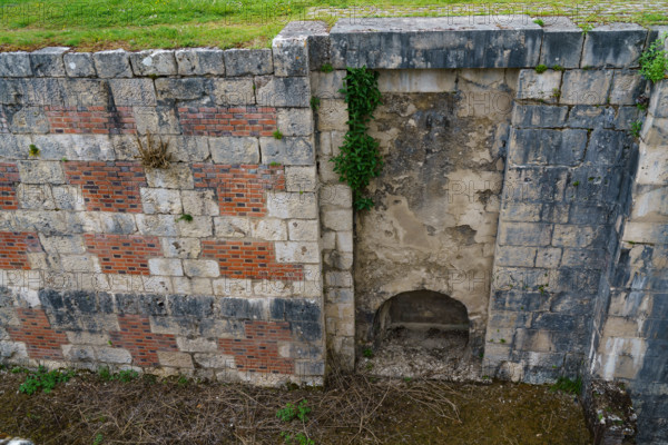 france, région bougogne, Yonne, Rogny les sept écluses, ouvrage des 7 écluses dû à l'ingénieur hydraulicien Hugues Cosnier (1573-1629).