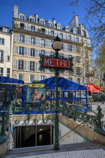 Paris, place Saint-André-des-Arts