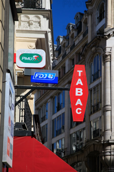 Paris, enseigne de café tabac