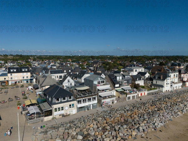 france, region Normandie, Manche, cotentin, Agon coutainville,  plage, promenade de Chausey,