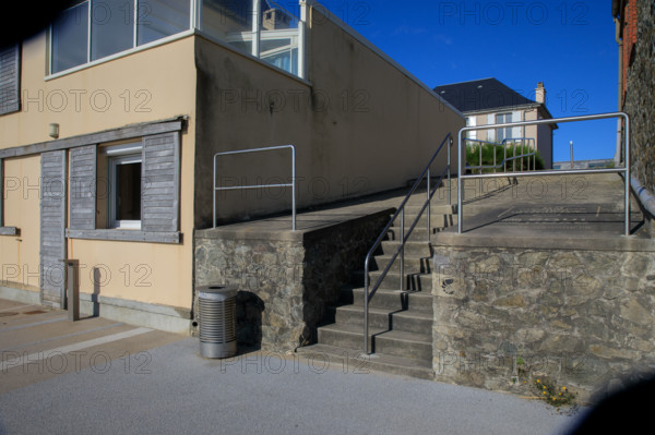 france, region Normandie, Manche, cotentin, Agon coutainville,  plage, promenade de Chausey,