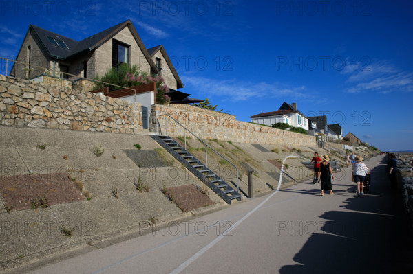 france, region Normandie, Manche, cotentin, Agon coutainville,  plage, promenade de Chausey,