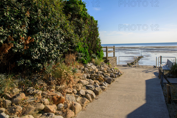 France, region Normandie, Manche, cotentin, Agon coutainville,  plage, rue dramad derriere la promenade de Chausey,