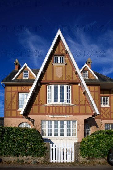 France, region Normandie, Manche, cotentin, Agon coutainville,  plage, rue dramad derriere la promenade de Chausey,