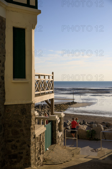 France, region Normandie, Manche, cotentin, Agon coutainville,  plage, rue dramad derriere la promenade de Chausey,