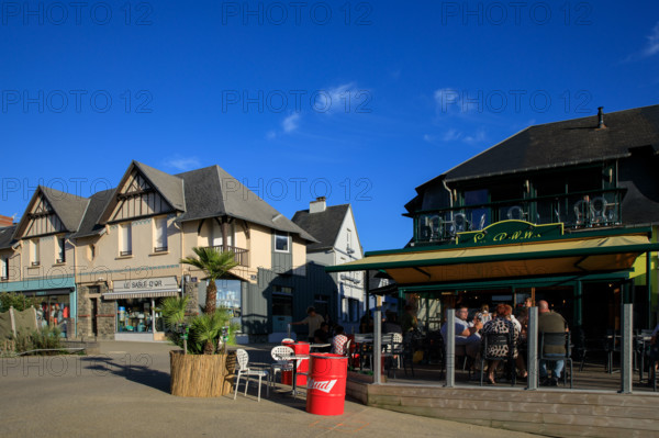 france, region Normandie, Manche, cotentin, Agon coutainville,  place du général de gaulle,