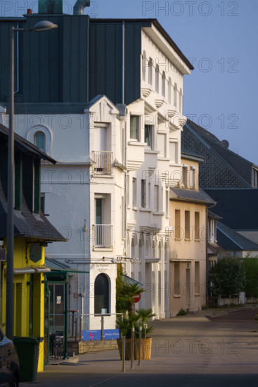 France, region Normandie, Manche, cotentin, Agon coutainville,  place du général de gaulle, batiment art deco,