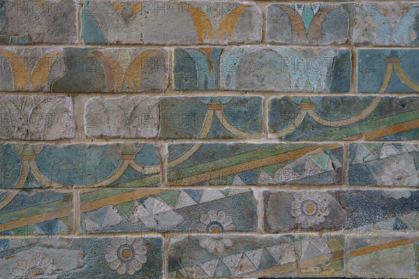 france, région Ile de France, Paris 1e arrondissement, musee du Louvre, antiquités orientales, decor du palais du roi Darius 1er, archers