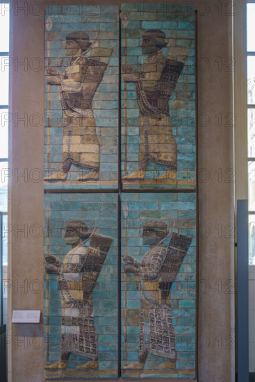france, région Ile de France, Paris 1e arrondissement, musee du Louvre, antiquités orientales, decor du palais du roi Darius 1er, archers