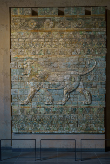 France, région Ile de France, Paris 1e arrondissement, musee du Louvre, antiquités orientales, decor du palais du roi Darius 1er, archers