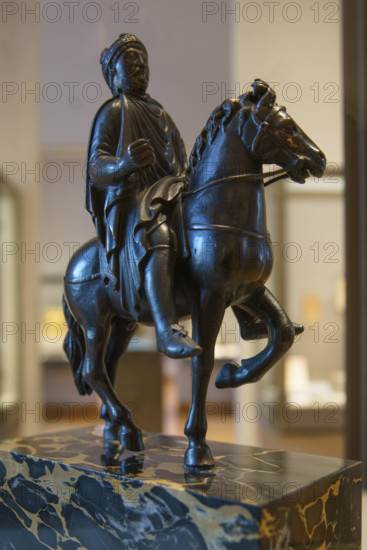 France, région Ile de France, Paris 1e arrondissement, musee du Louvre, antiquités médiévales, statue equestre de Charlemagne,