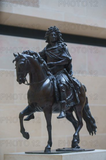 France, région Ile de France, Paris 1e arrondissement, musee du Louvre, cour Puget, statue equestre de Louis XIV