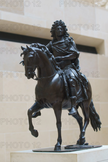 France, région Ile de France, Paris 1e arrondissement, musee du Louvre, cour Puget, statue equestre de Louis XIV