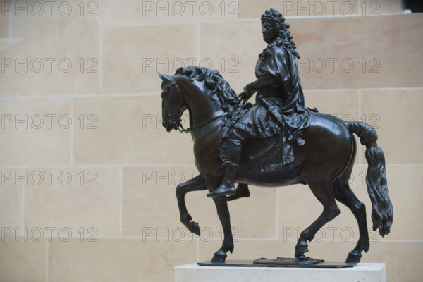 France, région Ile de France, Paris 1e arrondissement, musee du Louvre, cour Puget, statue equestre de Louis XIV