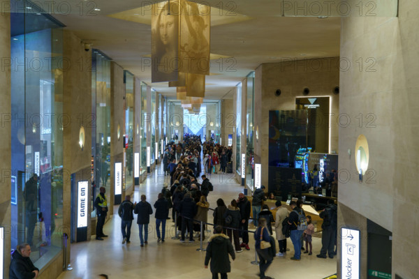 France, région Ile de France, Paris 1e arrondissement, musee du Louvre, file d'attente pour enter au musée