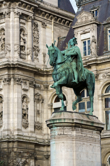 france, région Ile de France, Paris 4e arrondissement,  quai de l'hotel de ville, statue equestre d Etienne Marcel, prévôt des marchands,