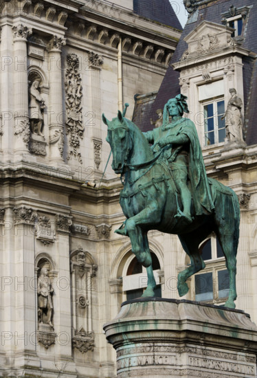 france, région Ile de France, Paris 4e arrondissement,  quai de l'hotel de ville, statue equestre d Etienne Marcel, prévôt des marchands,